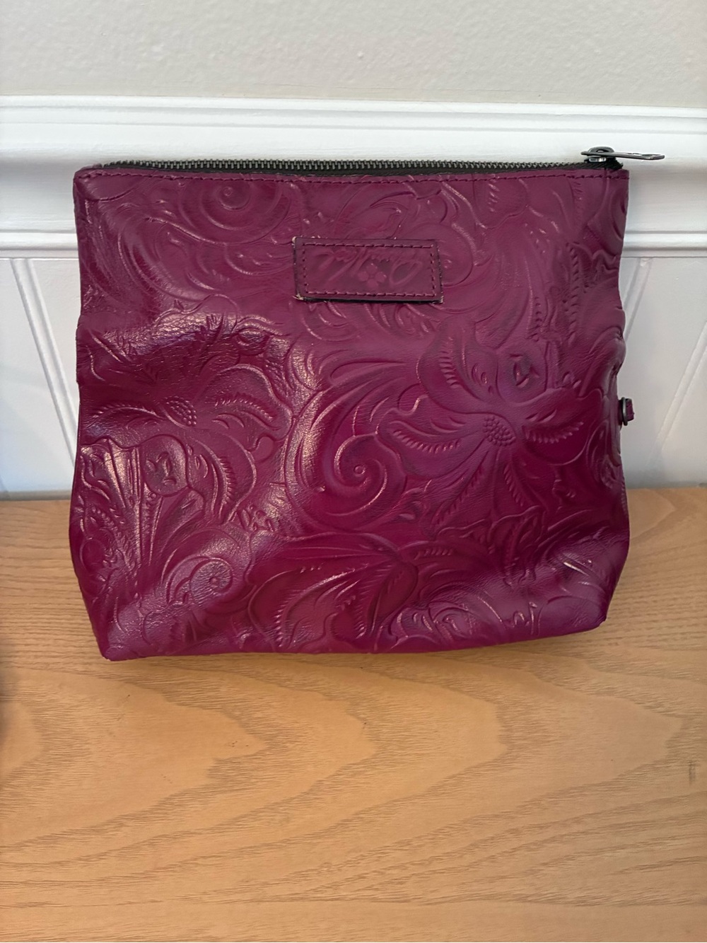 Patricia Nash Valerie fold-over wristlet in cranberry tooled leather - Picture 2 of 10